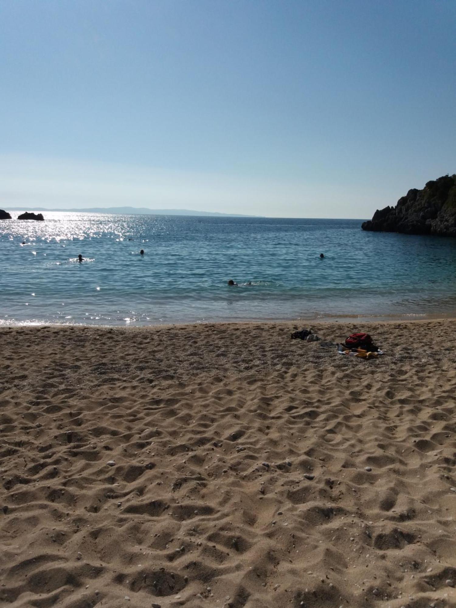 Theros Blu Sarakiniko (Epirus) Ruang foto