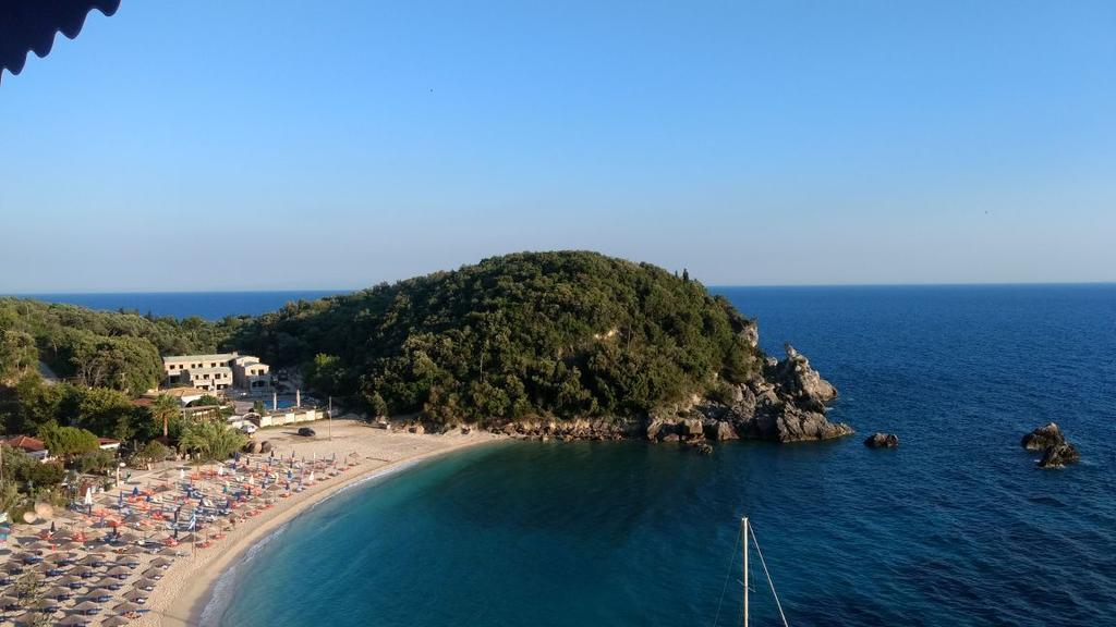 Theros Blu Sarakiniko (Epirus) Bagian luar foto