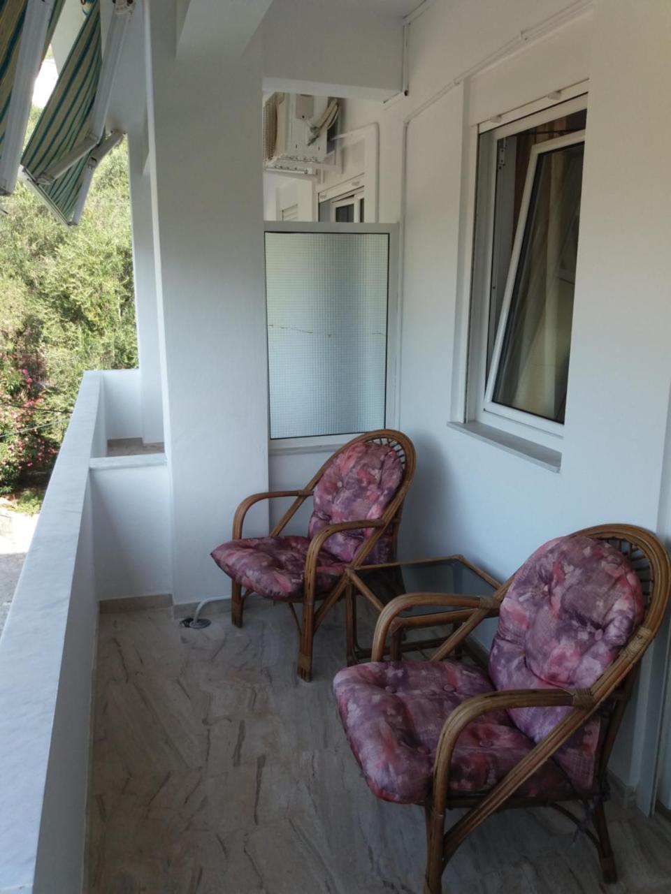 Theros Blu Sarakiniko (Epirus) Bagian luar foto